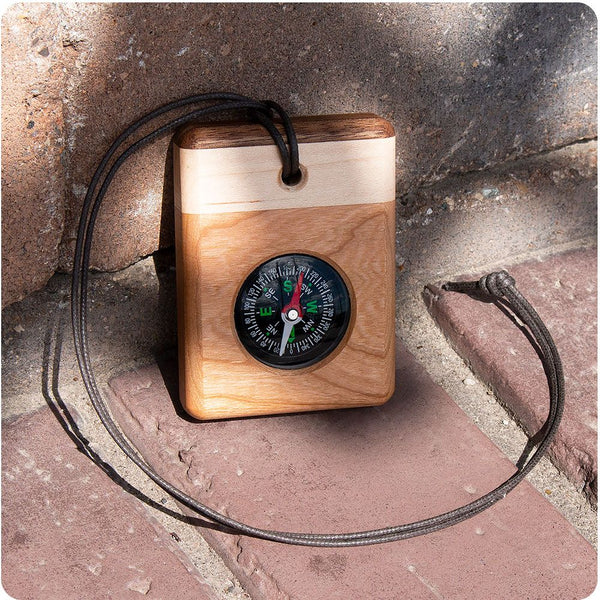 Directional Wood Pocket Fluid-Filled Compass